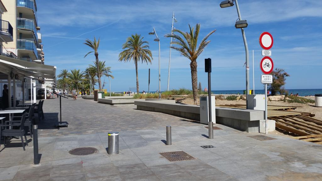 Apartamento Calafell Playa Bagian luar foto